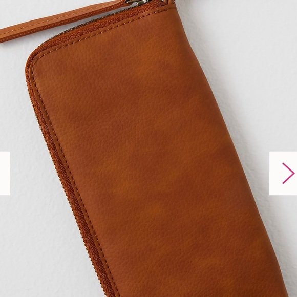 Free people vegan wallet wristlet - Picture 2 of 3